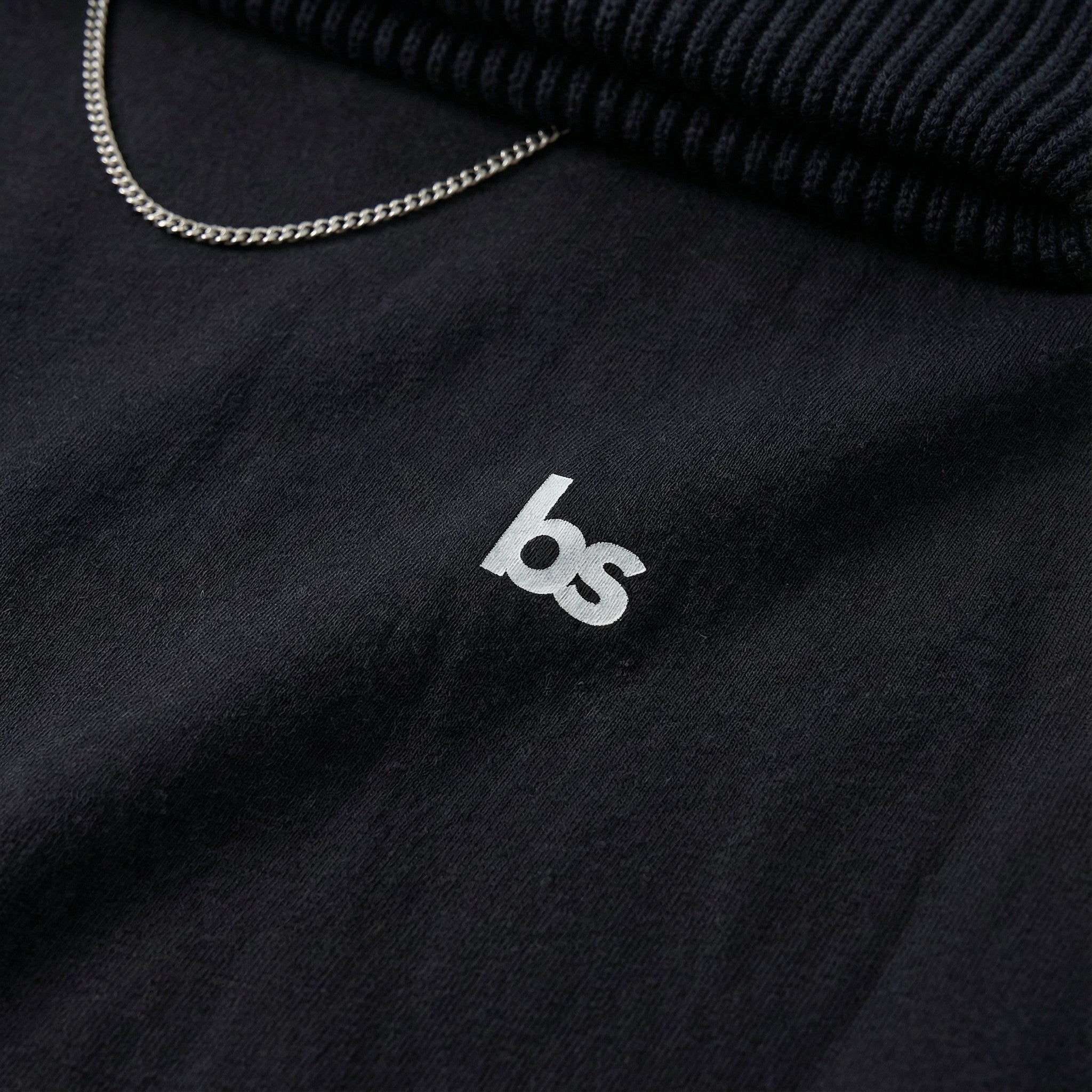 basics. black. bhakty.store